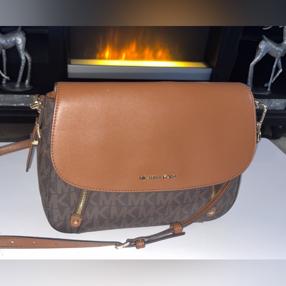 Michael Kors Handbags - Michael Kors Woman's Messenger Bag in Brown and Tan